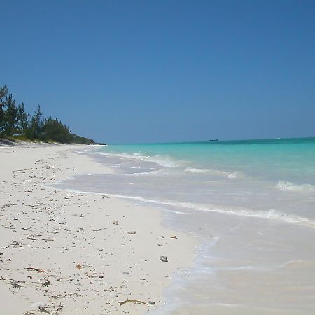 Hollywood Beach Suites Turks And Caicos Whitby Зручності фото