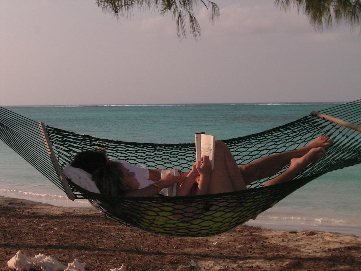 Hollywood Beach Suites Turks And Caicos Whitby Екстер'єр фото
