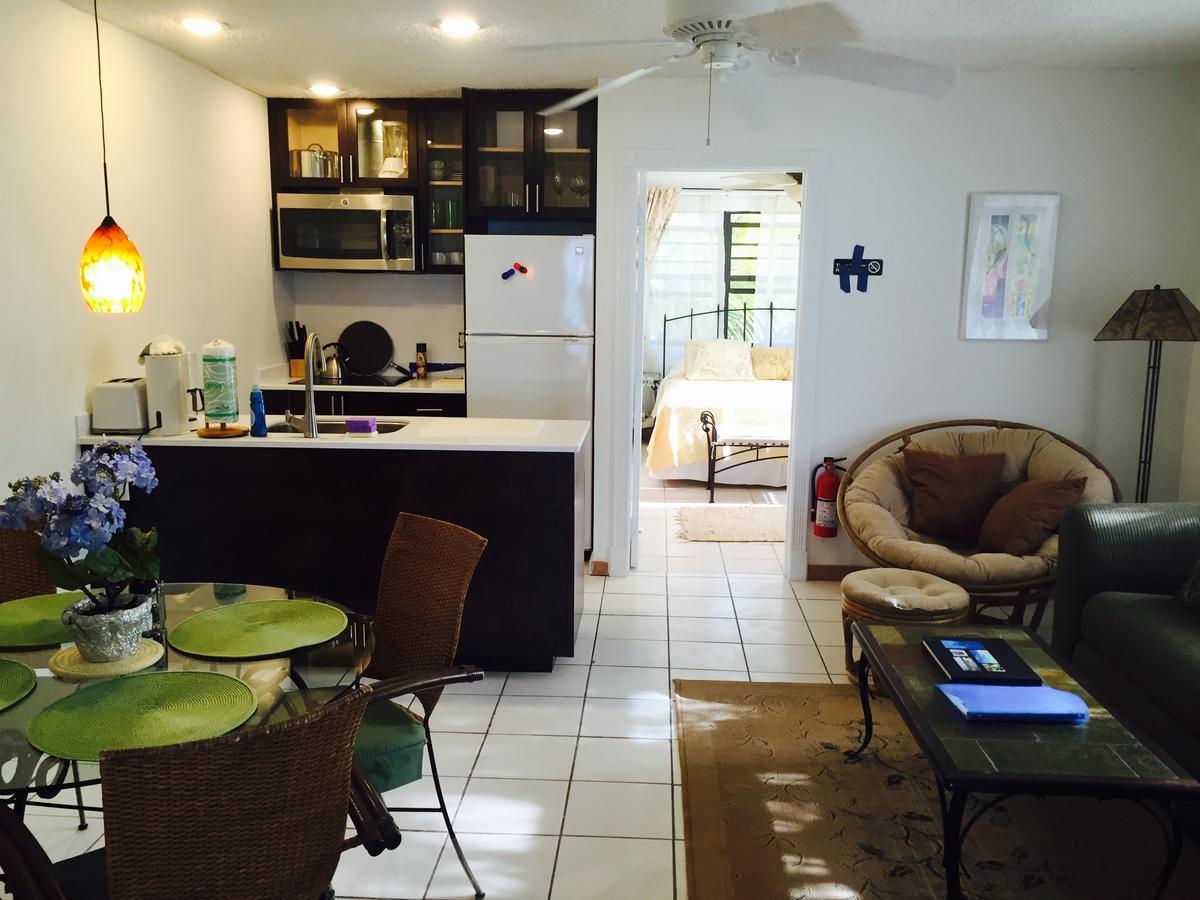 Hollywood Beach Suites Turks And Caicos Whitby Екстер'єр фото
