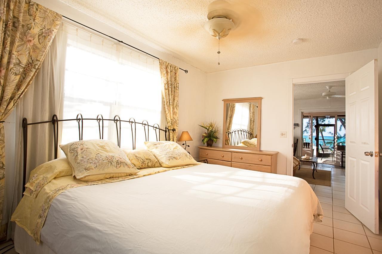 Hollywood Beach Suites Turks And Caicos Whitby Номер фото