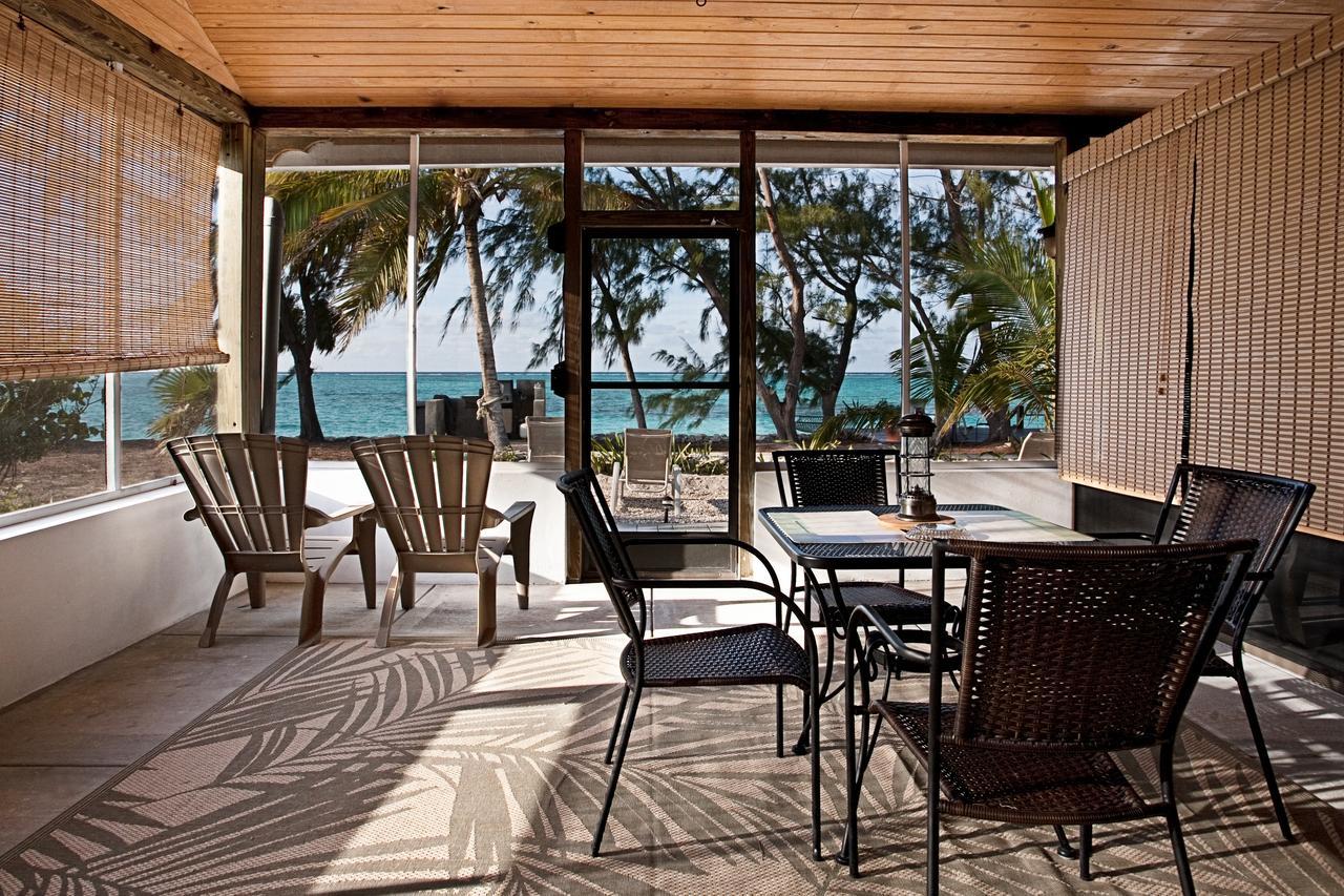 Hollywood Beach Suites Turks And Caicos Whitby Ресторан фото