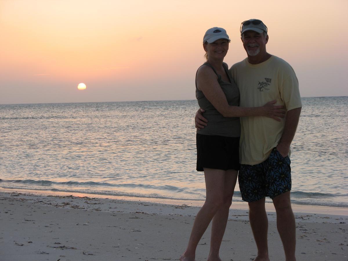 Hollywood Beach Suites Turks And Caicos Whitby Екстер'єр фото